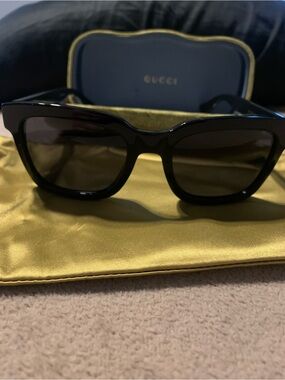 Gucci Black Women's Sunglasses with Subtle Logo